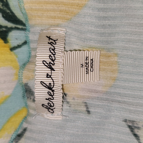 35. Derek Heart lemon print dress, Size medium - Picture 6 of 6